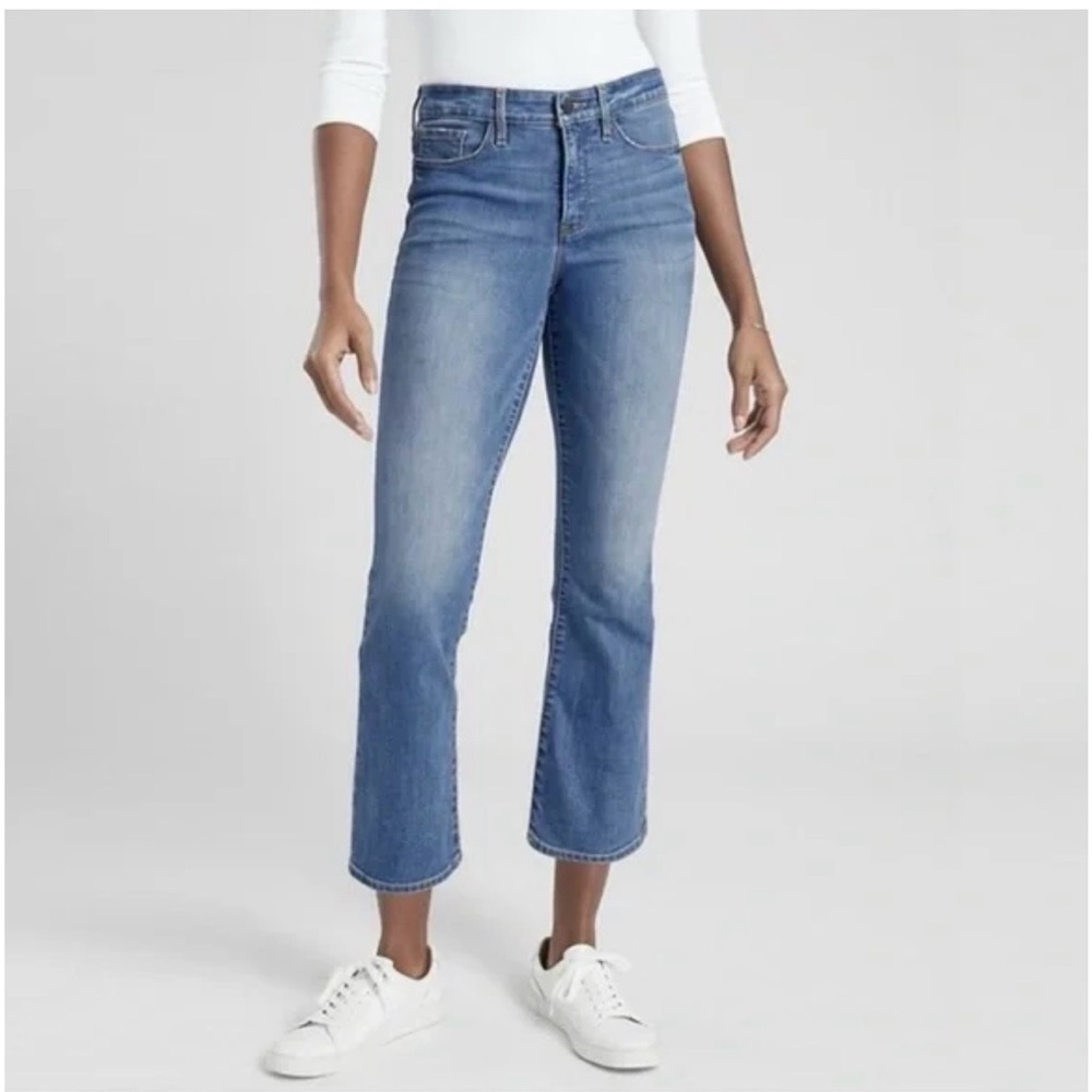 Athleta Sculptek Cropped Kickflare size 2